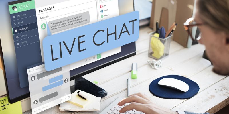 Hỗ trợ trao đổi qua live chat nhanh chóng 